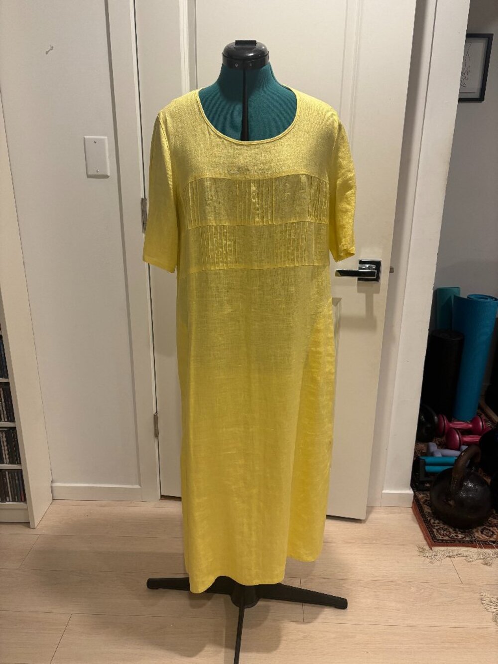 MADE IN ITALY PURE LINEN YELLOW SUMMER DRESS